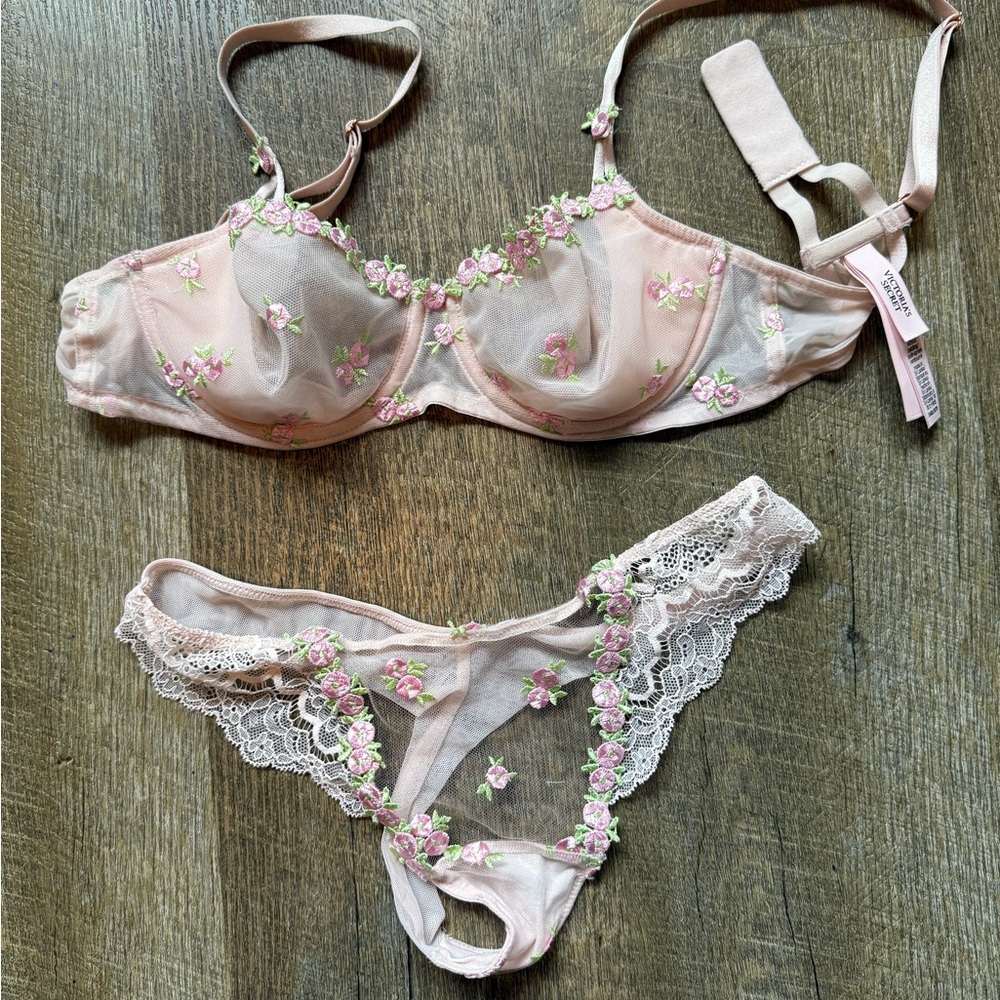 Victoria's Secret Pink Floral Lace Bra Set